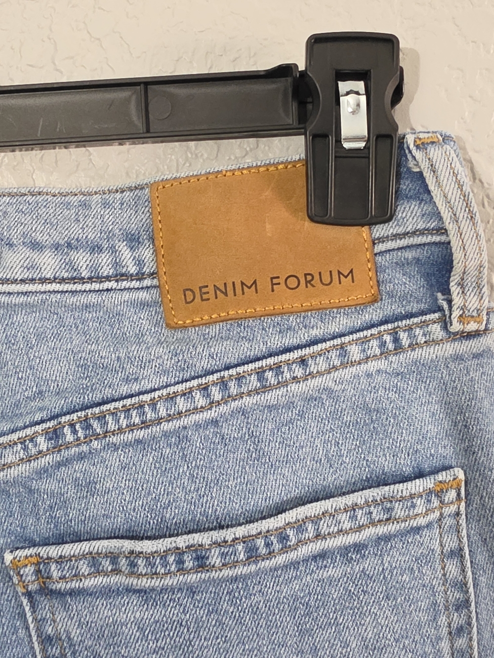 Aritzia/Denim Forum The Yoko High Rise Slim Jeans Light Wash High Rise Womens 27 - Picture 7 of 14